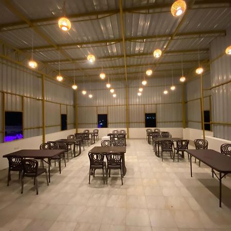Hotel Ayodhya Virpur Екстер'єр фото