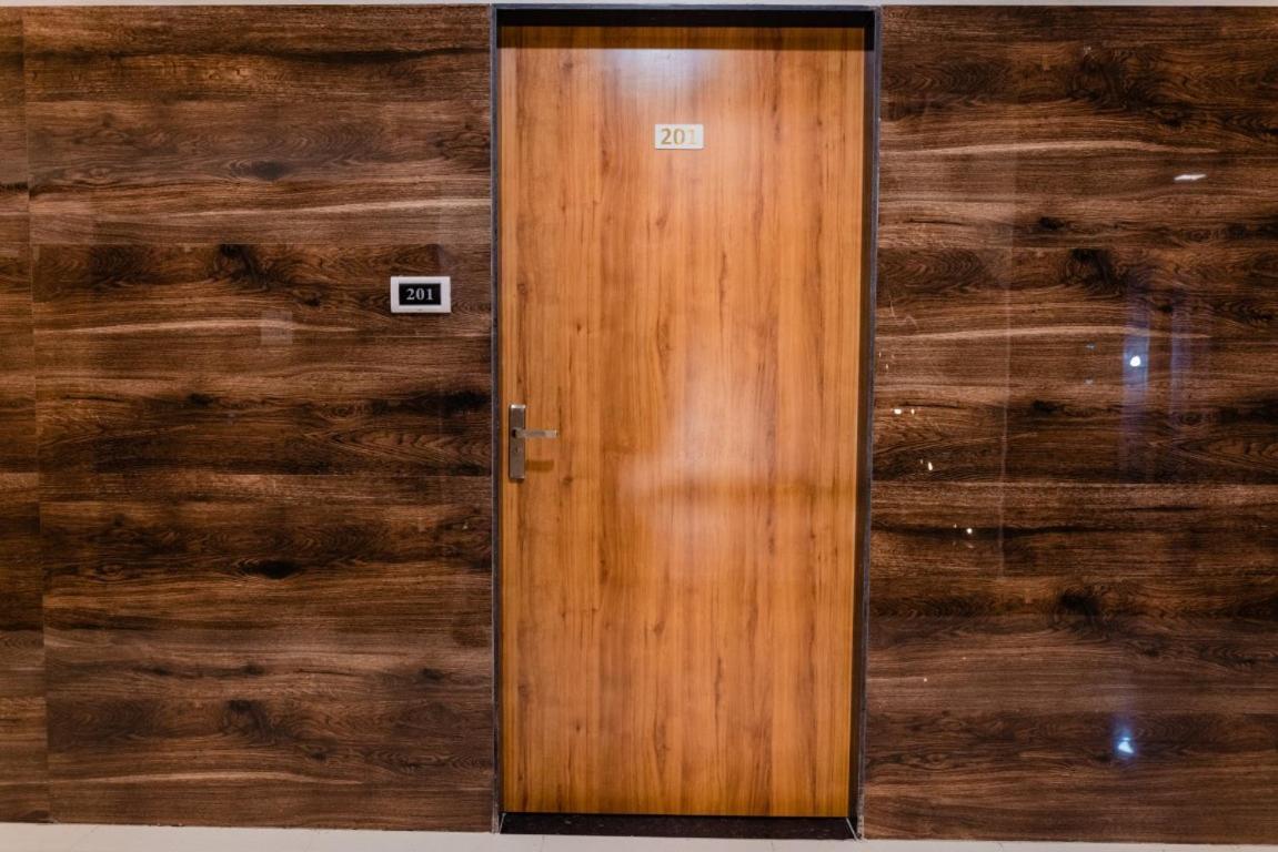 Hotel Ayodhya Virpur Екстер'єр фото