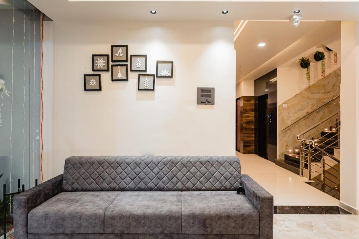 Hotel Ayodhya Virpur Екстер'єр фото