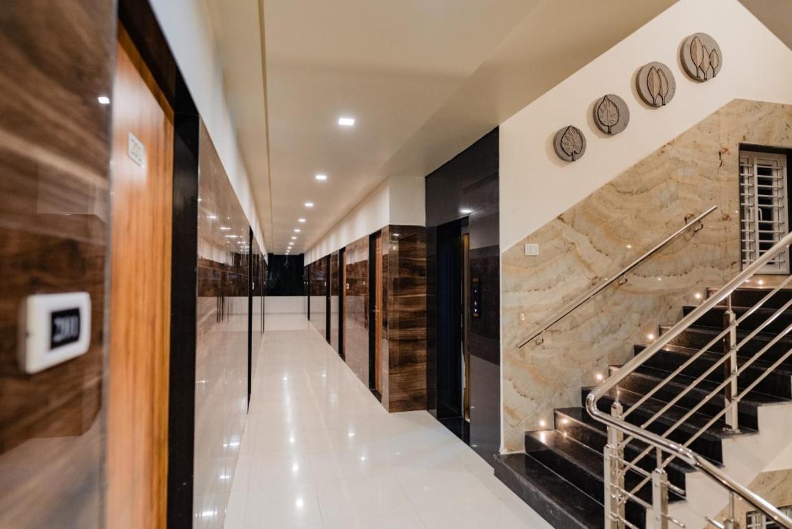 Hotel Ayodhya Virpur Екстер'єр фото