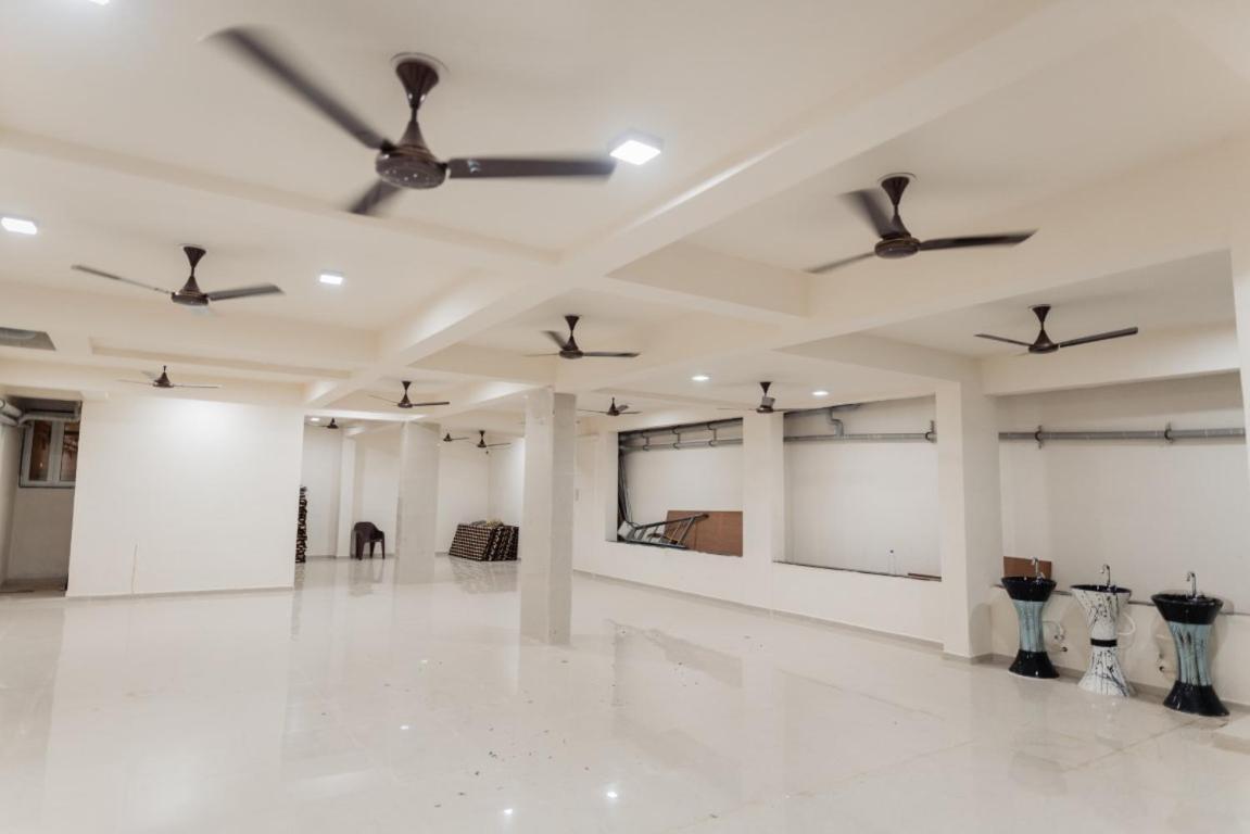 Hotel Ayodhya Virpur Екстер'єр фото