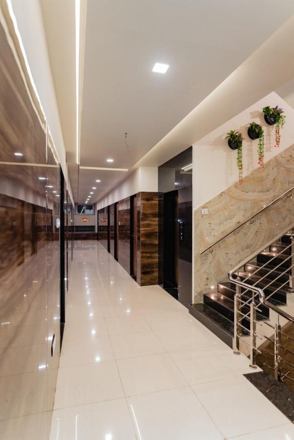 Hotel Ayodhya Virpur Екстер'єр фото
