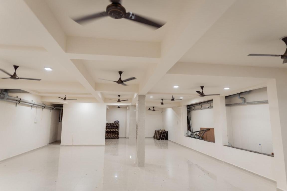Hotel Ayodhya Virpur Екстер'єр фото