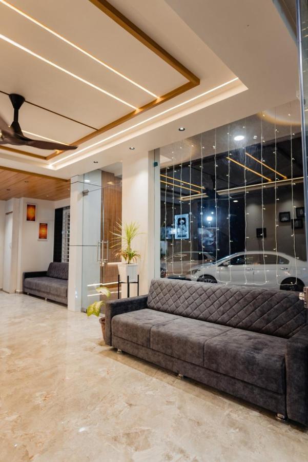 Hotel Ayodhya Virpur Екстер'єр фото