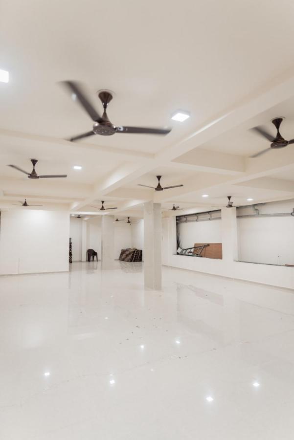 Hotel Ayodhya Virpur Екстер'єр фото