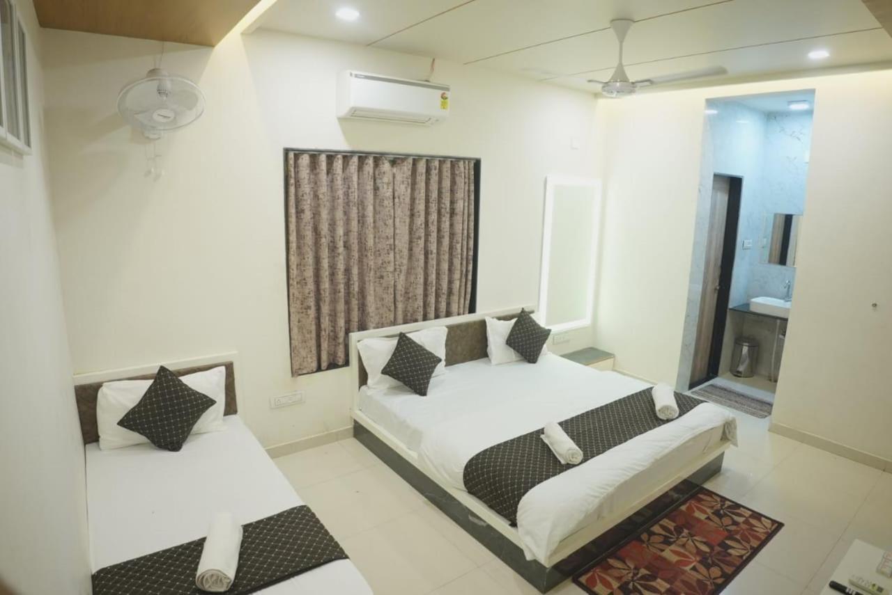 Hotel Ayodhya Virpur Екстер'єр фото